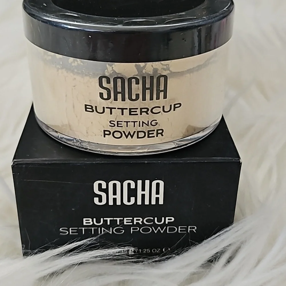 Sacha Buttercup Setting Powder in Light NIP